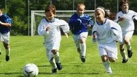 东契奇内线强投得手，中锋军训失误多